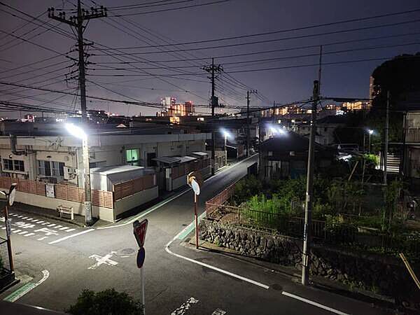 セブンイレブン元横山町二丁目店へ約400m。スーパーや小学校も徒歩圏内の暮らしやすい住環境です。【住戸からの眺望写真】
