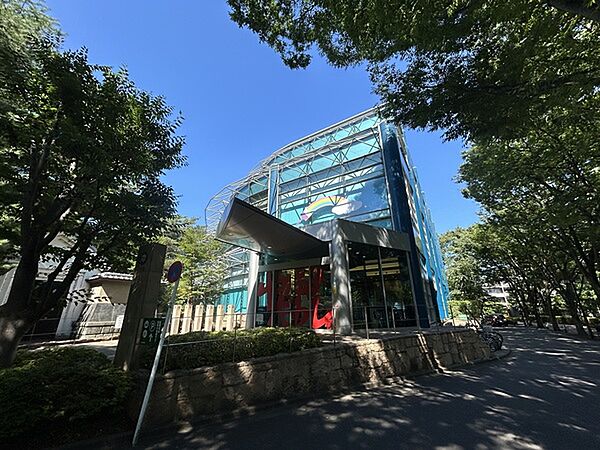 世田谷区立世田谷文学館（約90m）