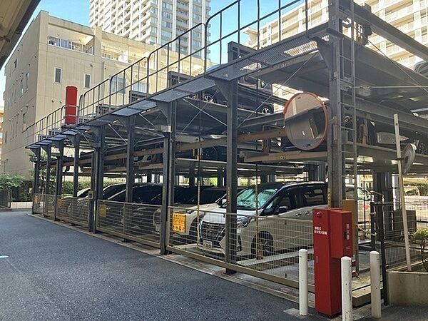 敷地内駐車場（有料＆サイズ制限有り）