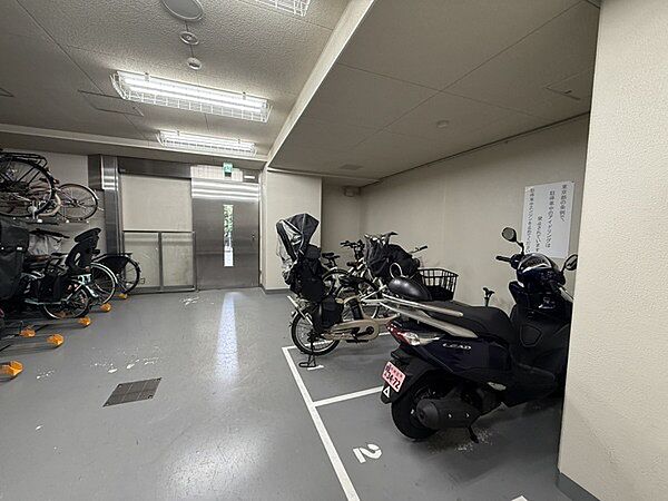 バイク置き場