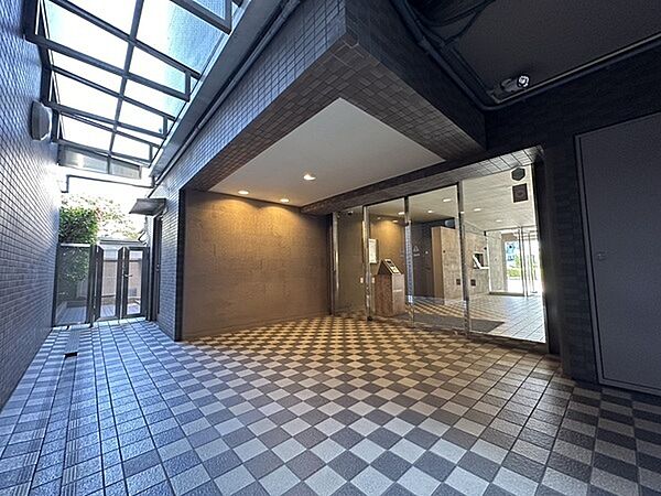 通風・採光性に配慮されており、住まう方やゲストを心地よく迎えます。共用部にキッズルームあり。【その他共用部】