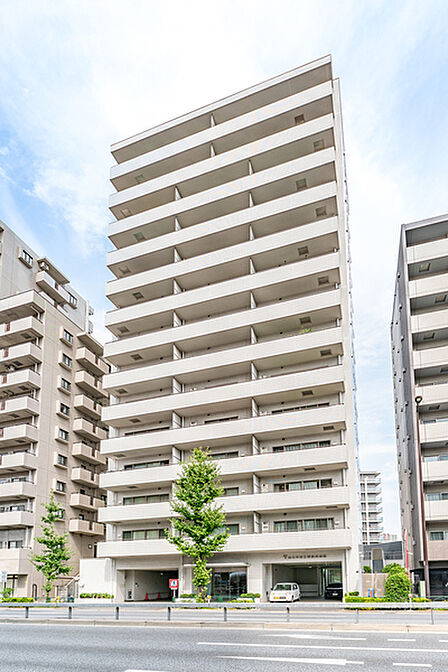 三菱地所株式会社が分譲した総戸数76戸、地下1階地上14階建てのマンション外観