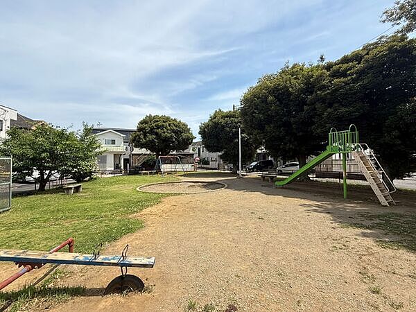 鳩尾公園（約30m）