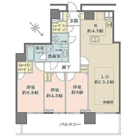 全居室がバルコニーに面し、光と風を取り込める設計。玄関や洗面所など適材適所に収納が設けられています。