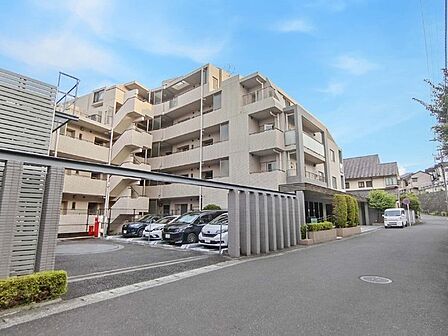 横浜市ブルーライン「上永谷」駅まで徒歩7分。2007年12月築、藤和不動産分譲RC構造マンション。【現地外観写真】