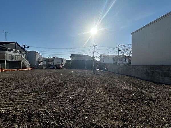 更地渡しのためプランが決まり次第スムーズに建築に移行できます。解体費用などの初期費用を抑えられます。【現地土地写真】