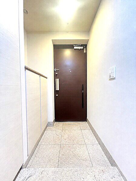 玄関を拡大表示