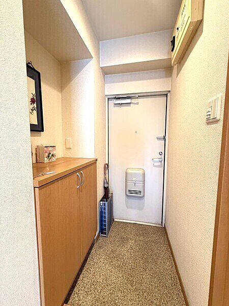 ※販売対象に家具・調度品は含まれません。下足入れの上部に小物類を飾って、お気に入りの空間作りをお楽しみいただけます。