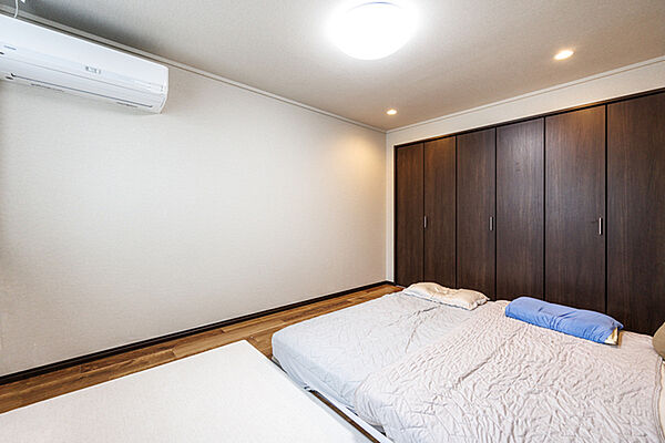約7.6帖の主寝室 ※家具・調度品は販売対象には含まれません。
