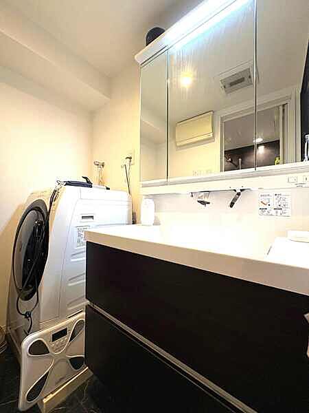 家具・調度品等は販売価格に含まれません。