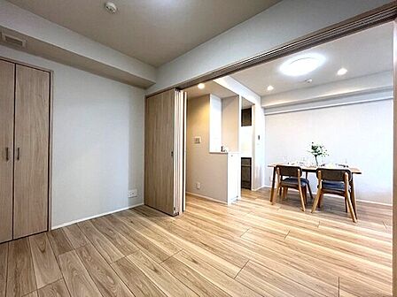 洋室(約5帖)です