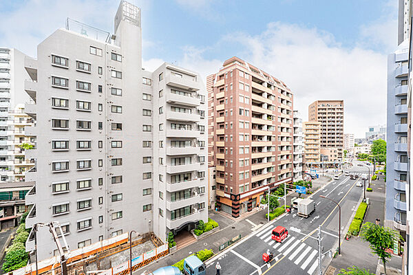 大規模再開発が進む期待感の高まるエリア。徒歩圏内に商業施設が点在。都内各所へのアクセスも良好です。【住戸からの眺望写真】