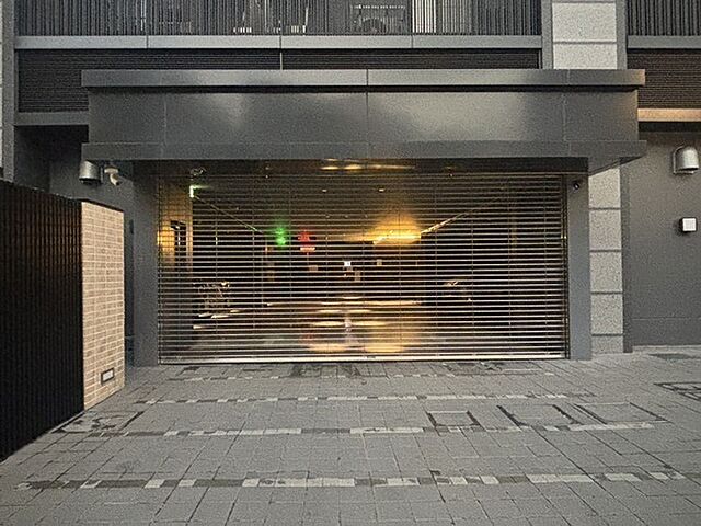 4 / 18