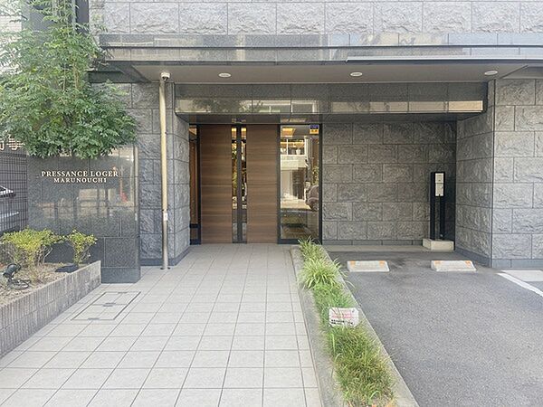 玄関を拡大表示