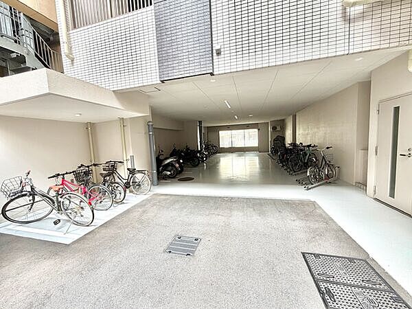 駐輪場、バイク置場