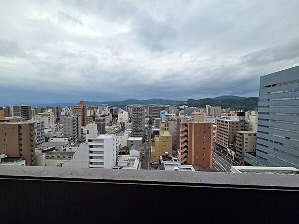 バルコニーから西方向の眺望