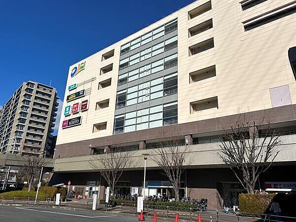 Dew阪急山田（約840m）