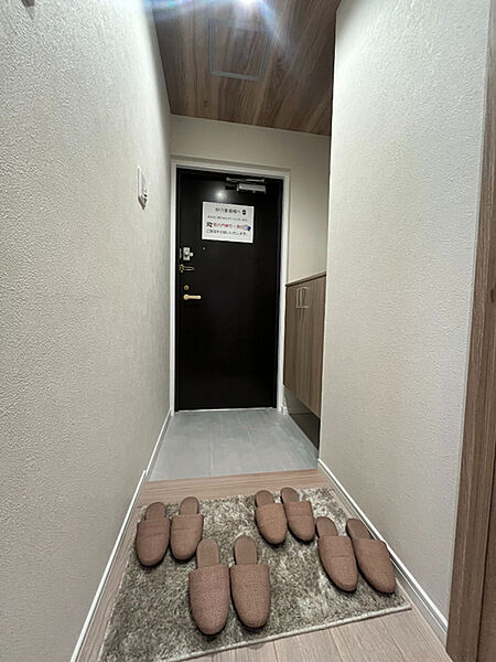 ※販売対象に家具・調度品は含まれません。下足入の上に小物類を飾ってお気に入りの空間作りをお楽しみいただけます。