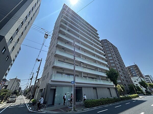 ファミリーマート阿倍野昭和町店へ約140m、阿倍野長池郵便局へ約310m。利便性が高い住環境です。【現地外観写真】