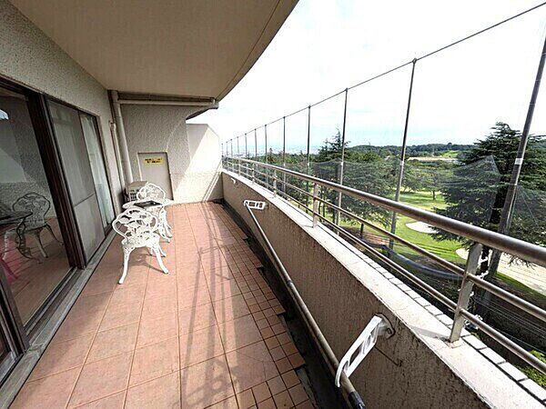 ※販売対象に家具・調度品は含まれません。前面に高い建物がなく、開けた眺望をお楽しみいただけます(天候による)。