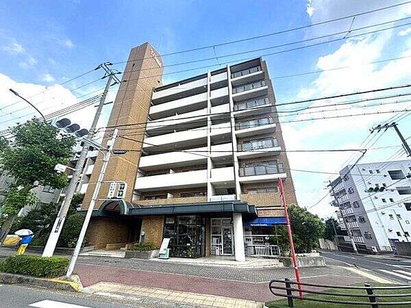 阪急神戸線「御影」駅まで徒歩9分など、2駅2線利用可能。通勤・通学、休日のお出かけがスムーズです。【現地外観写真】