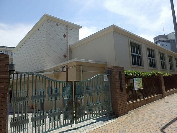 神戸市立山の手小学校（約480m）