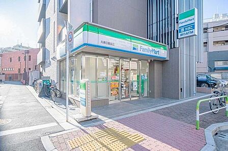 ファミリーマート日暮里店 1070m