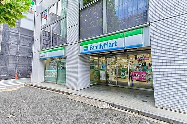 ファミリーマート 内神田鎌倉橋店 120m