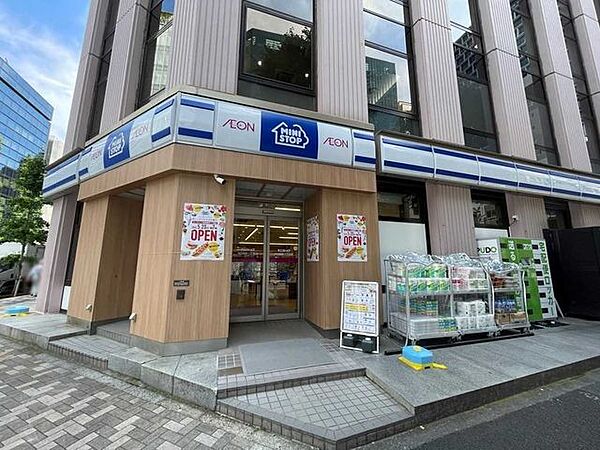 ミニストップ 神田錦町1丁目店 390m