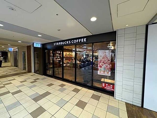 スターバックス アコルデ代々木上原店 650m