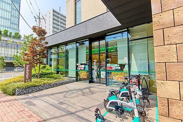 FamilyMart東京ベイ潮見プリンスホテル店 180m