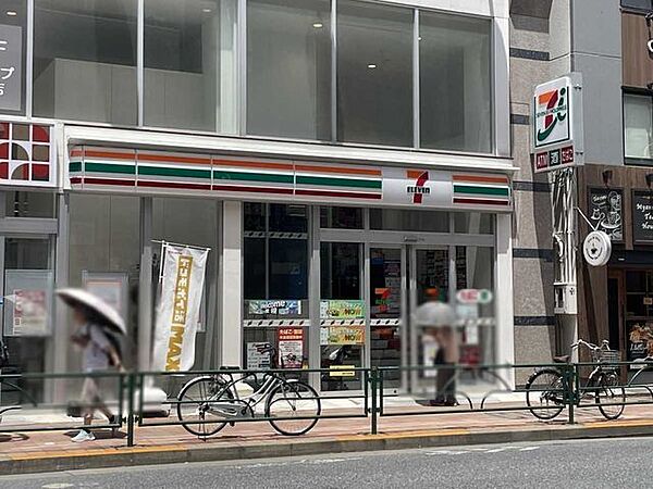 セブンイレブン高田馬場3丁目早稲田通り店 300m