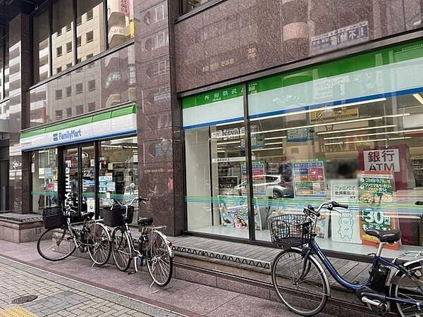 ファミリーマート 高田馬場駅西店 500m
