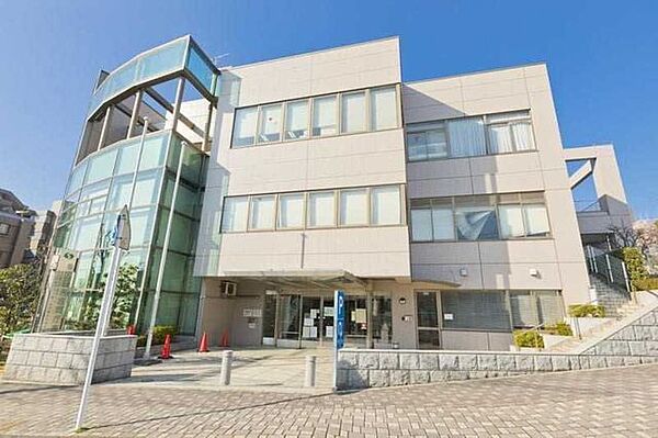 川崎市立図書館日吉文館 860m