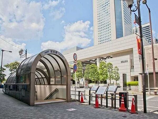 京王線「初台」駅 790m