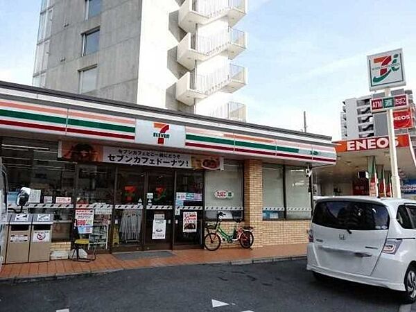 セブンイレブン渋谷本町3丁目店 30m
