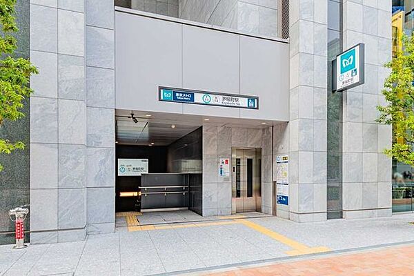 茅場町駅 350m