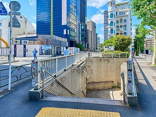 東京メトロ千代田線「乃木坂」駅　1番出口 350m