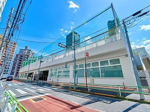港区赤坂小学校 750m
