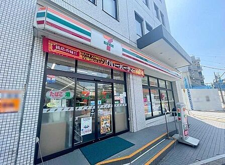 セブンイレブン南青山7丁目店 70m