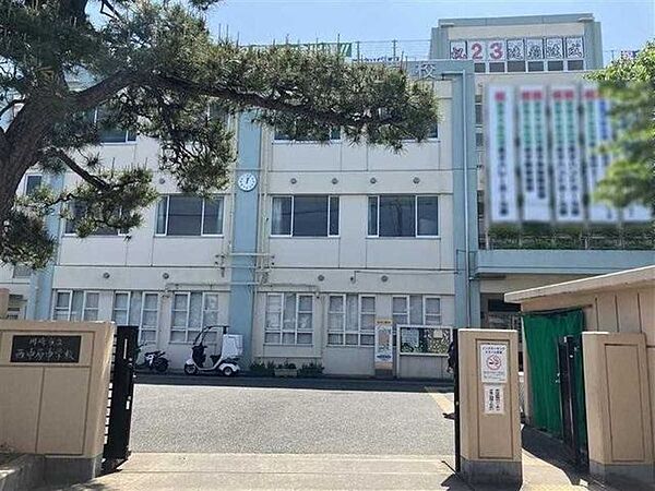 川崎市立西中原中学校 173m