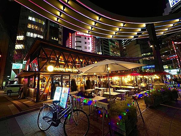 グローバルリングシアターカフェ 850m