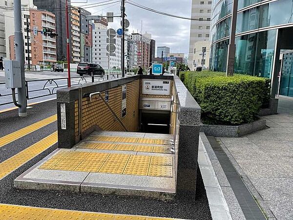 東京メトロ有楽町線「新富町」駅 320m