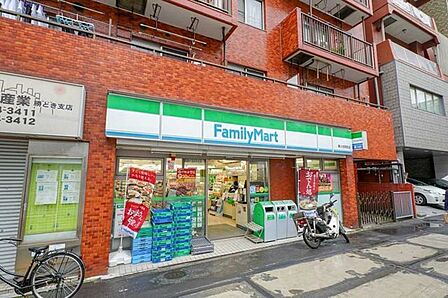 ファミリーマート勝どき駅前店 410m