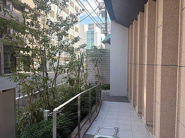 エントランス横植栽