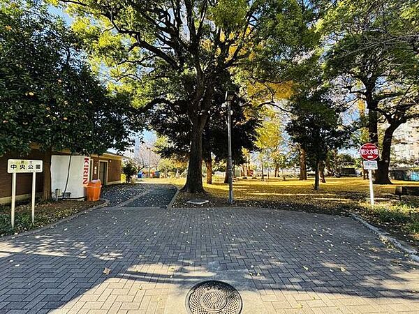 北区立中央公園 750m