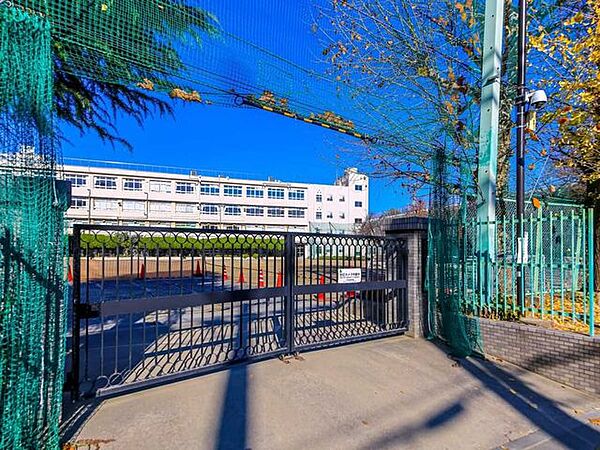 文京区立第一中学校 500m