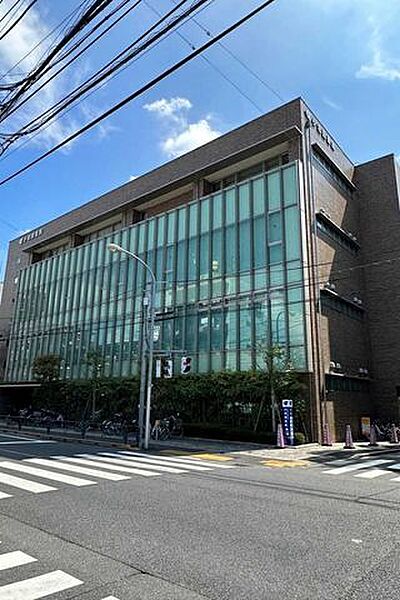 江戸川区立小岩図書館 120m
