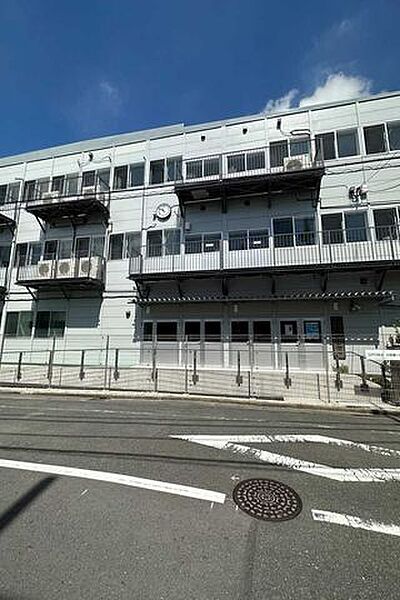 江戸川区立小岩第一中学校 270m