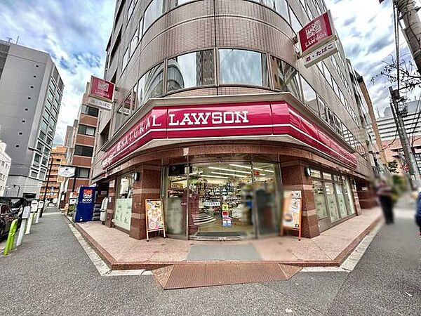 ナチュラルローソン 新橋六丁目店 50m